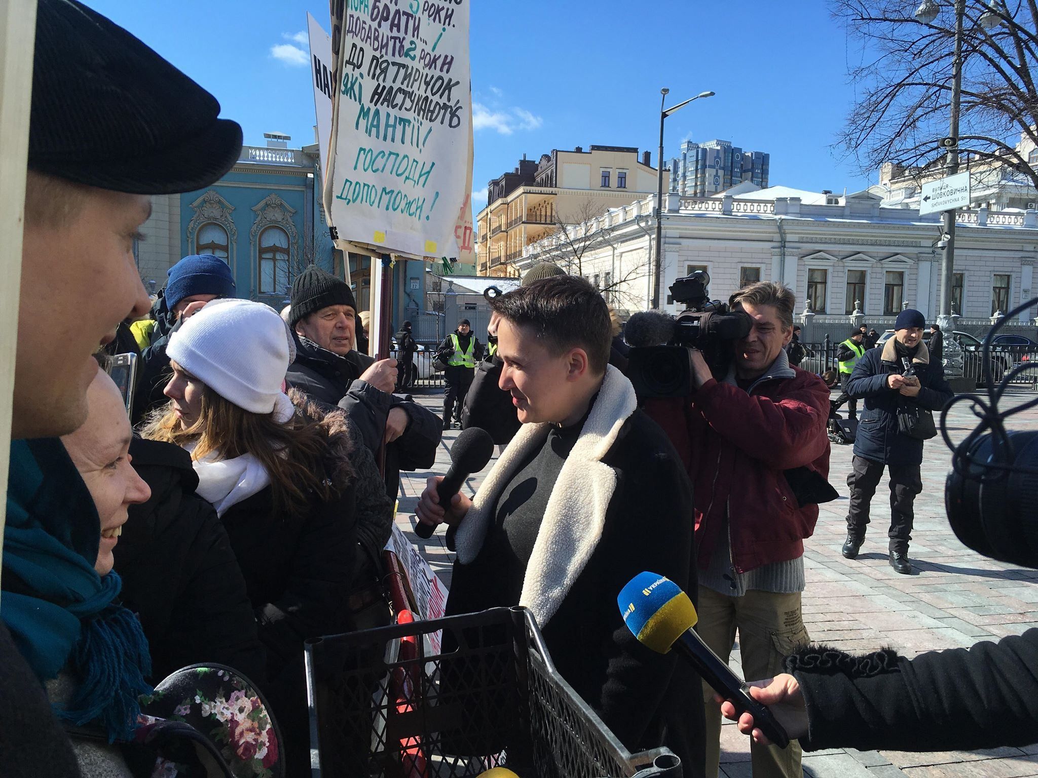 Рада зняла недоторканність з Савченко: нардеп покинула залу