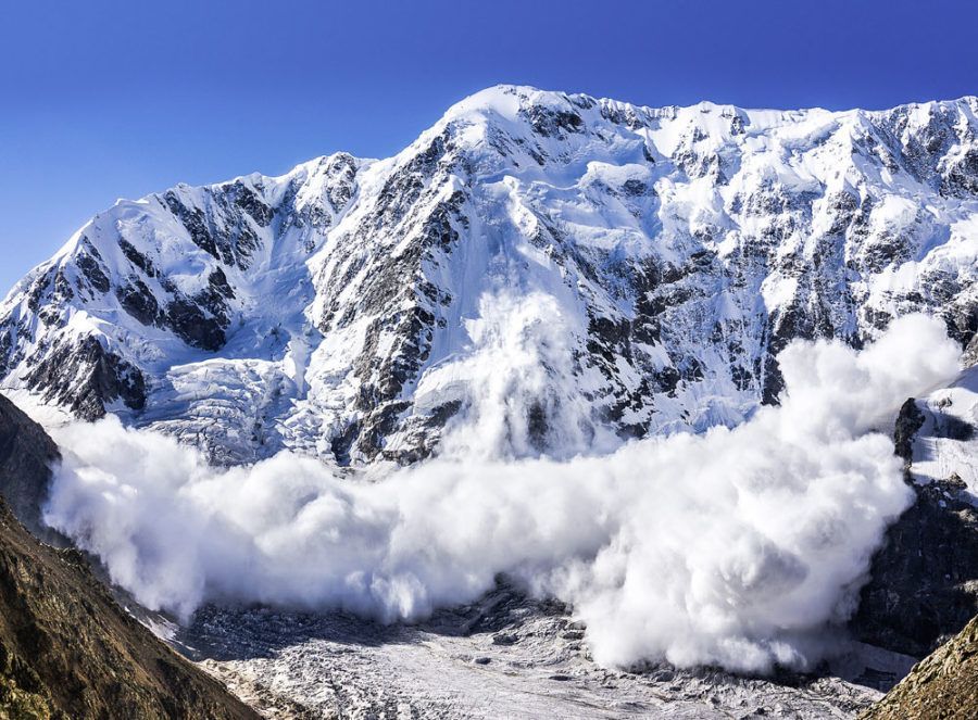 Лавина в Піренеях накрила групу дослідників: є загиблі