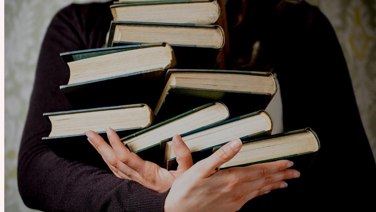 В Україну заборонили ввозити книги екс-прем'єра Азарова В Україну заборонили ввозити книги екс-прем'єра Азарова