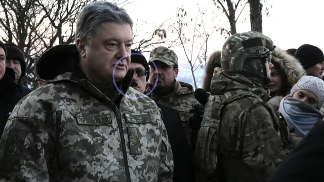 У мережі сушать голову над оптичною ілюзією біля Порошенка У мережі сушать голову над оптичною ілюзією біля Порошенка
