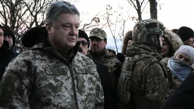 Оптическая иллюзия возле Порошенко Оптическая иллюзия возле Порошенко