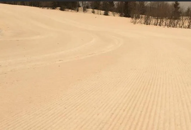 Помаранчевий сніг випав на гірськолижному курорті Годердзі Помаранчевий сніг випав на гірськолижному курорті Годердзі