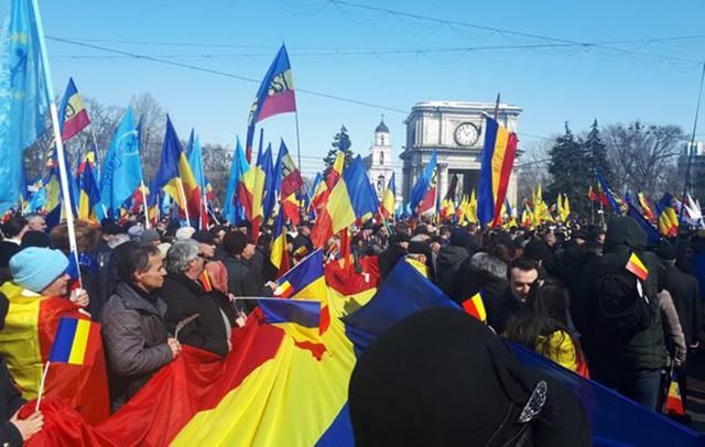 У Молдові підписали "декларацію" про об'єднання країни з Румунією