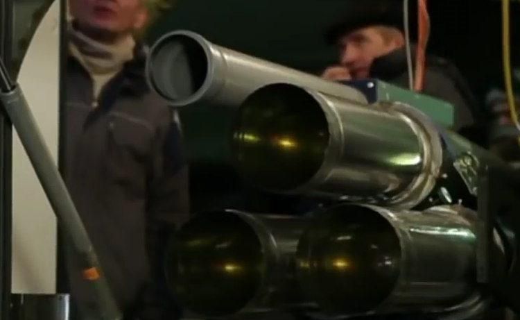 Российский телеканал сконфузился, показав оружие с канализационной трубой