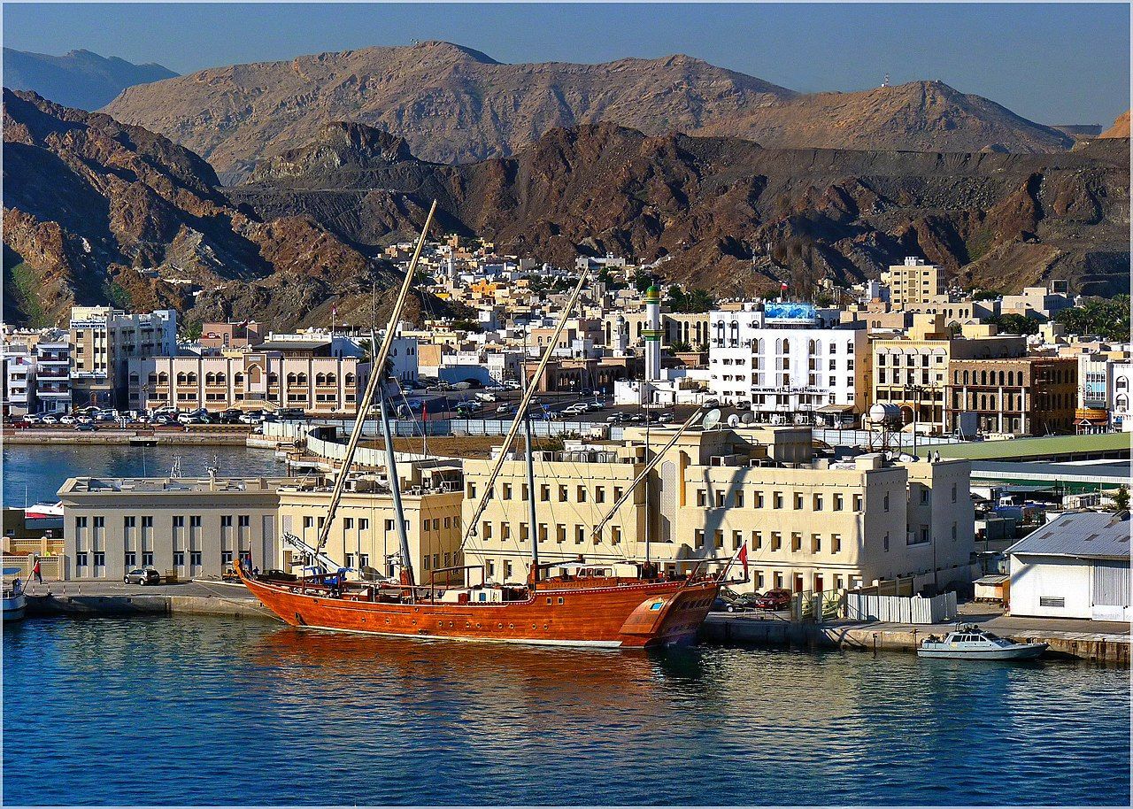 Між Україною та Оманом діятиме спрощений візовий режим Між Україною та Оманом діятиме спрощений візовий режим