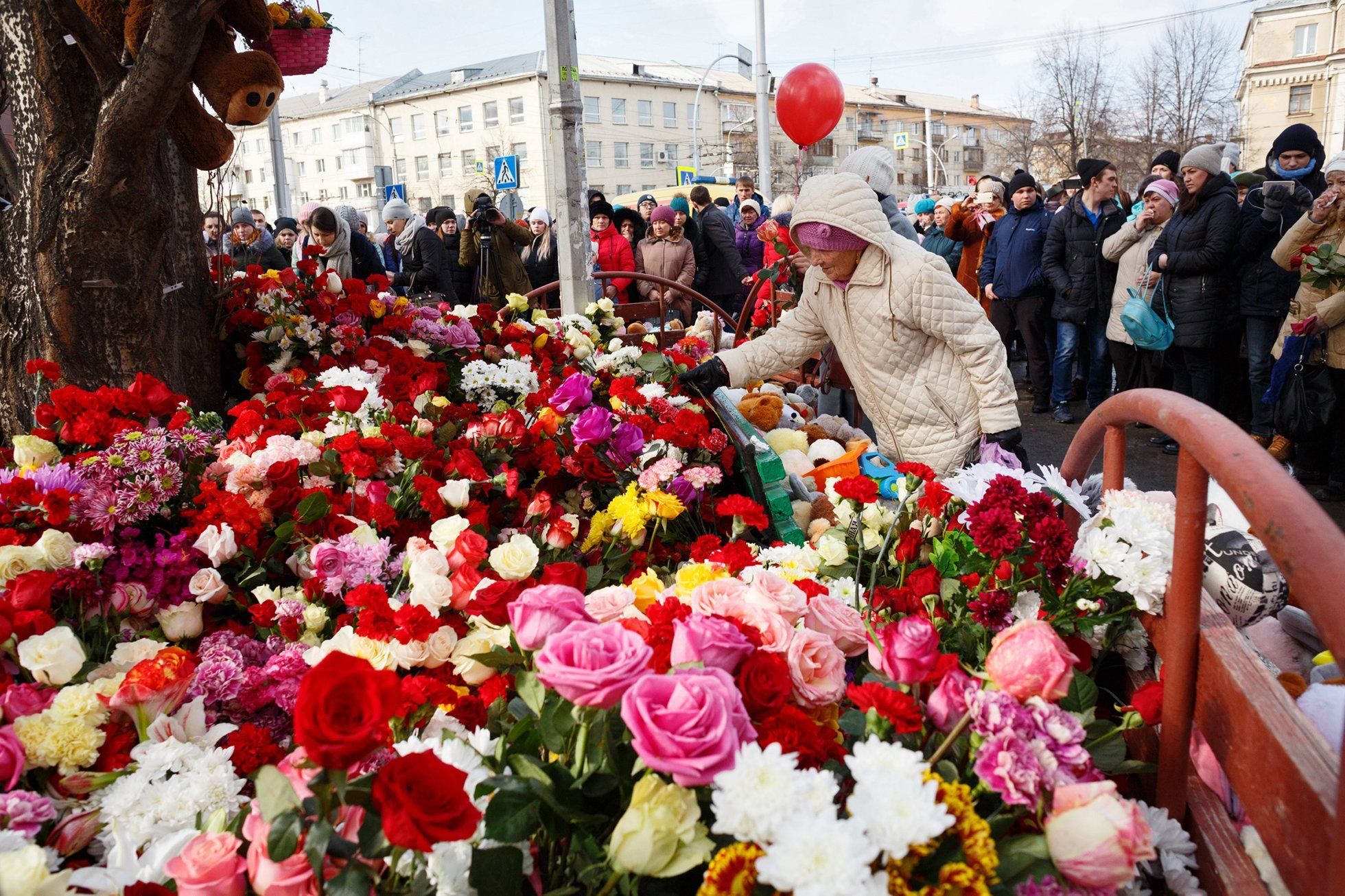 Порошенко зреагував на трагедію в Кемерово:  Ми маємо тримати наше серце відкритим