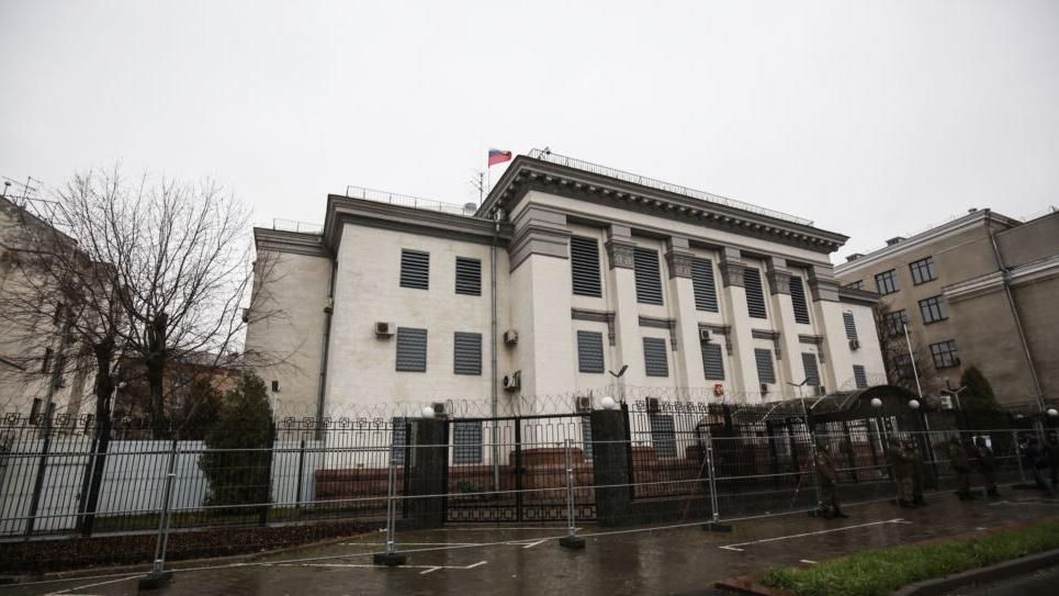 Дипломаты из России покидают диппредставительства в Украине, – СМИ Дипломаты из России покидают диппредставительства в Украине, – СМИ