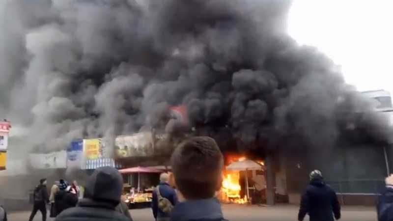 Пожар на Левобережной - видео: метро закрыто на вход и выход