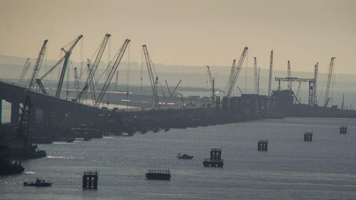 Експерт вказав, як будівництво Керченського мосту б'є по Україні