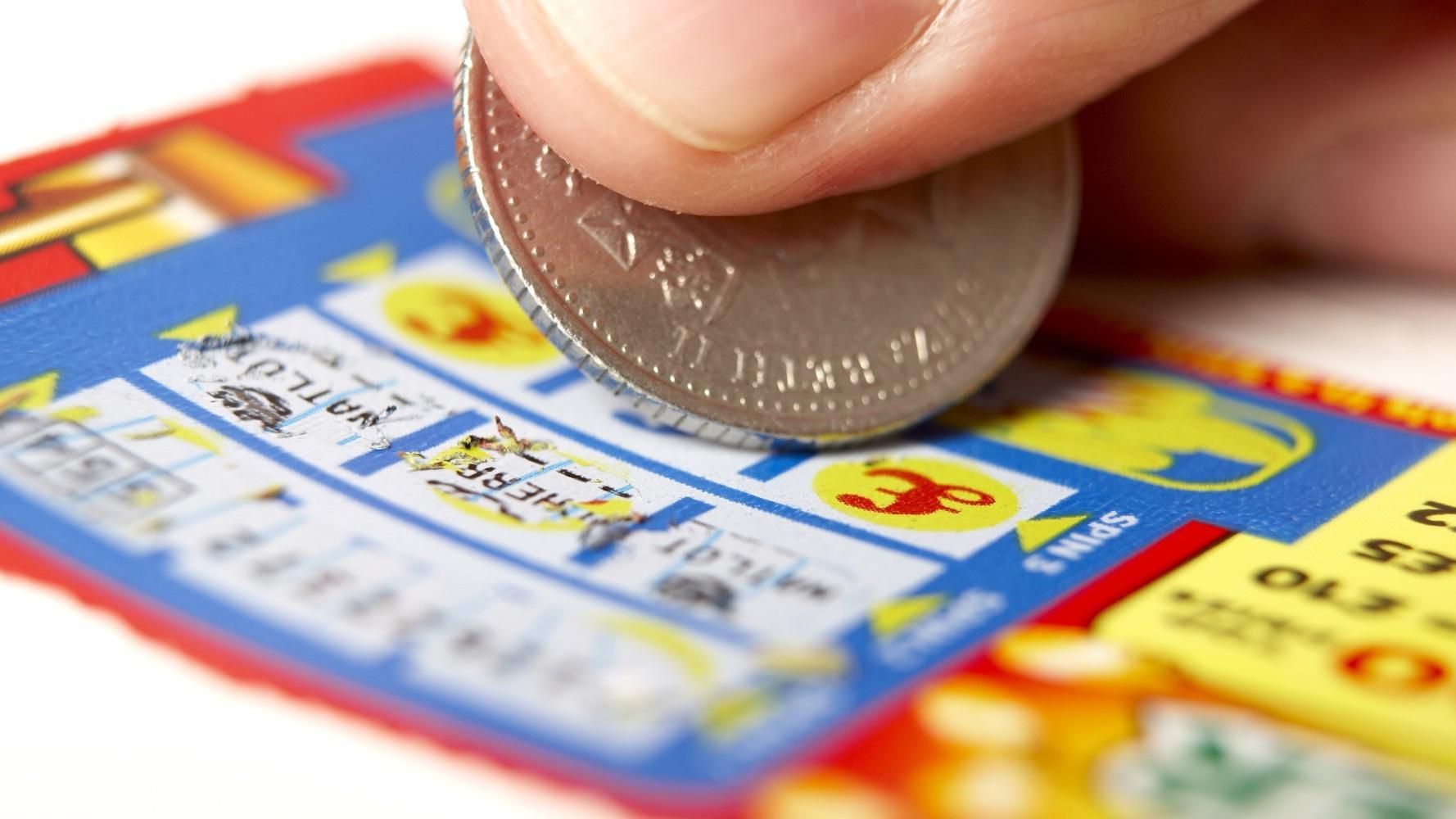 Любимцы судьбы: кому из госслужащих больше всего повезло в лотерею Любимцы судьбы: кому из госслужащих больше всего повезло в лотерею