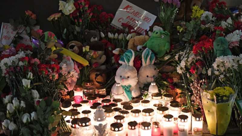 У день трауру за загиблими в Кемерові російські бібліотекарі влаштували святкові гуляння У день трауру за загиблими в Кемерові російські бібліотекарі влаштували святкові гуляння