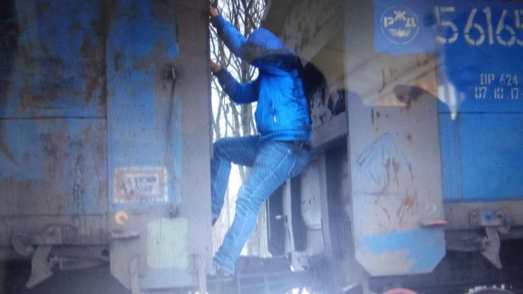 Украинец придумал способ, как быстрее попасть в Россию: фотофакт Украинец придумал способ, как быстрее попасть в Россию: фотофакт