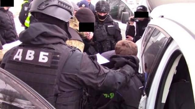 Перестрелки и полицейськие-"оборотни": на Днепропетровщине провели масштабную спецоперацию