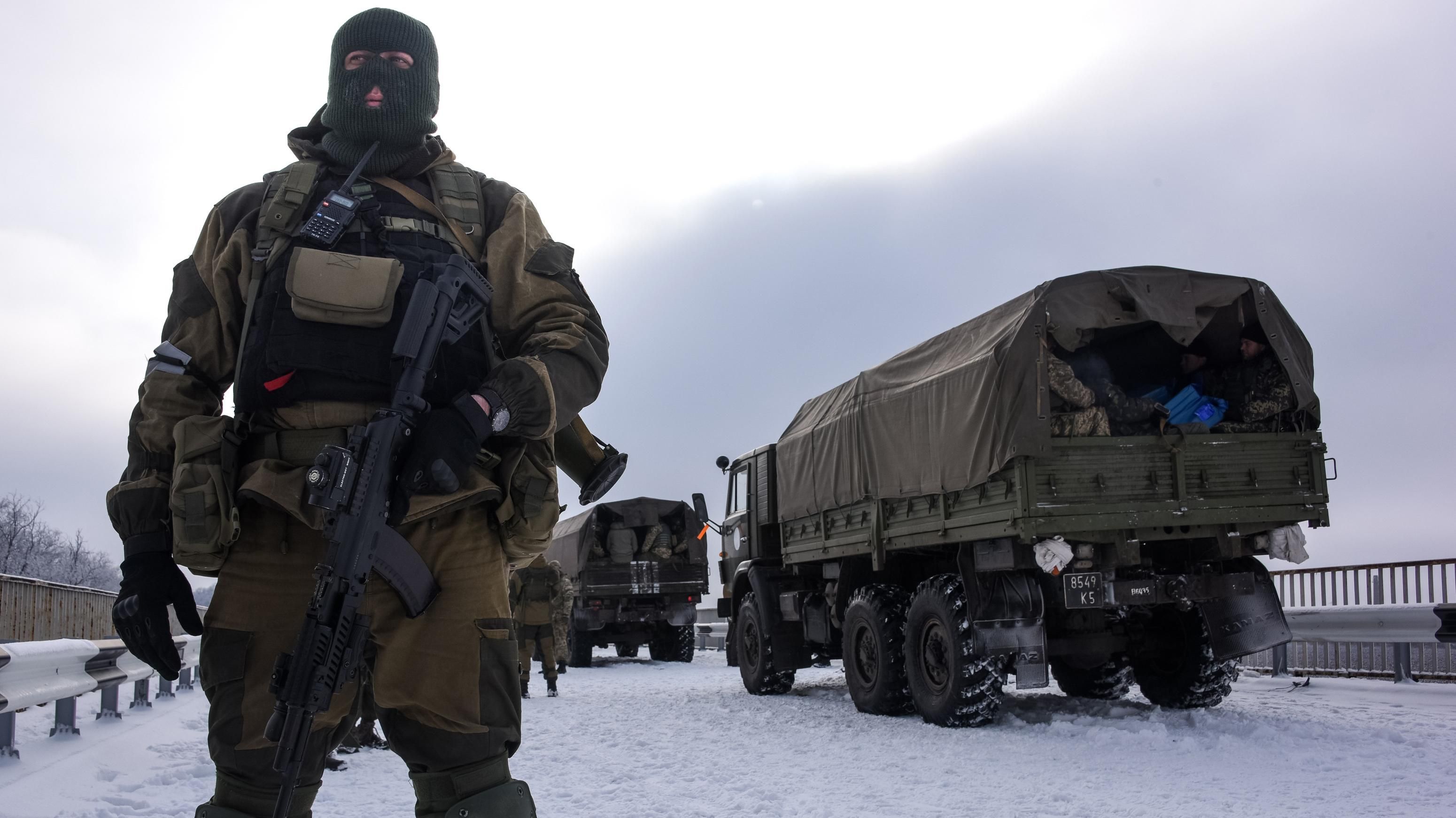 У Штабі сповістили про гарячу добу на Донбасі У Штабі сповістили про гарячу добу на Донбасі