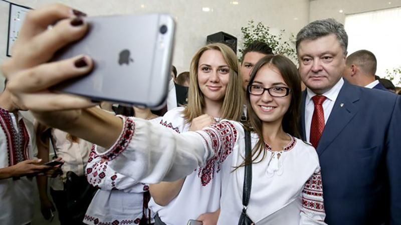 Порошенко сповістив про початок запуску 4G в Україні 