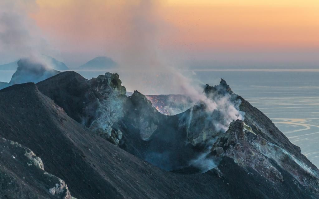 Дроны помогли ученым создать первую в мире трехмерную карту действующего вулкана Дроны помогли ученым создать первую в мире трехмерную карту действующего вулкана
