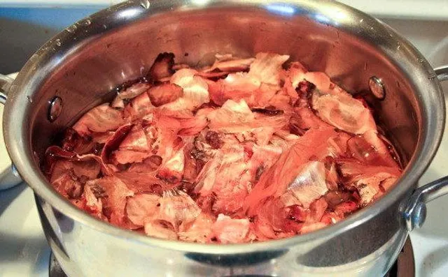 Як пофарбувати яйця цибулинням на Великдень Як пофарбувати яйця цибулинням на Великдень