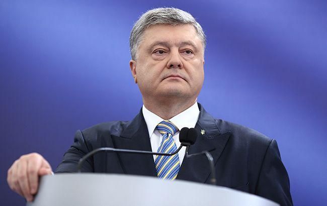 Порошенко оприлюднив декларацію за 2017 рік: скільки заробив Президент