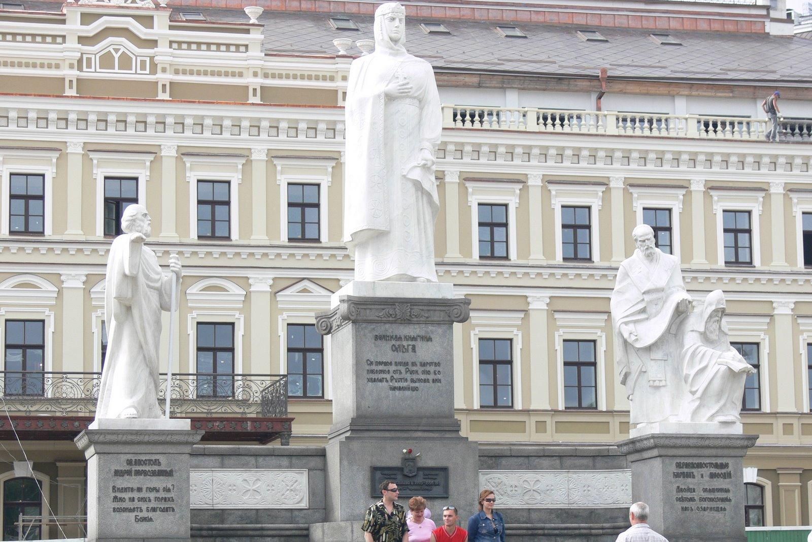 На въезде в Киев установят 18-метровую статую княгини Ольги