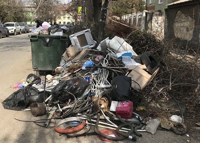 Окупований Крим потопає у смітті: фото з Сімферополя Окупований Крим потопає у смітті: фото з Сімферополя