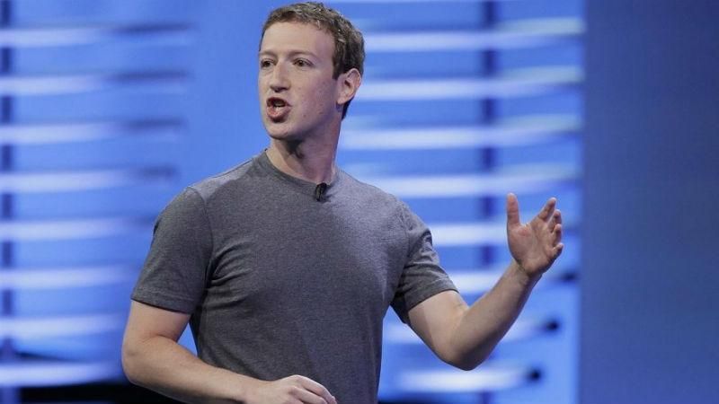 Цукерберг ответил Куку из-за критики Facebook