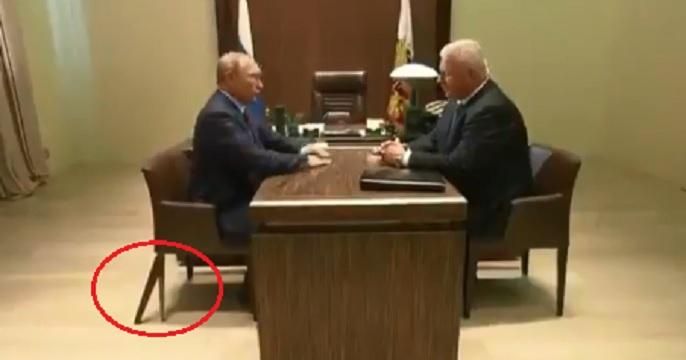 С Путиным случился необычный инцидент во время встречи: курьезное видео