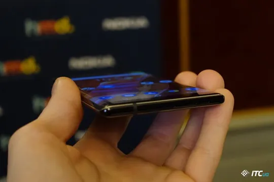 У продаж надійшли нові смартфони Nokia 8 Sirocco У продаж надійшли нові смартфони Nokia 8 Sirocco