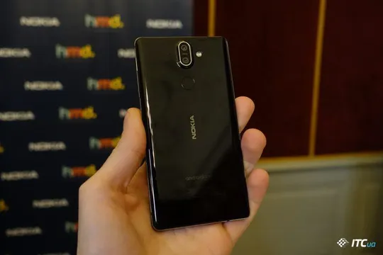 У продаж надійшли нові смартфони Nokia 8 Sirocco У продаж надійшли нові смартфони Nokia 8 Sirocco