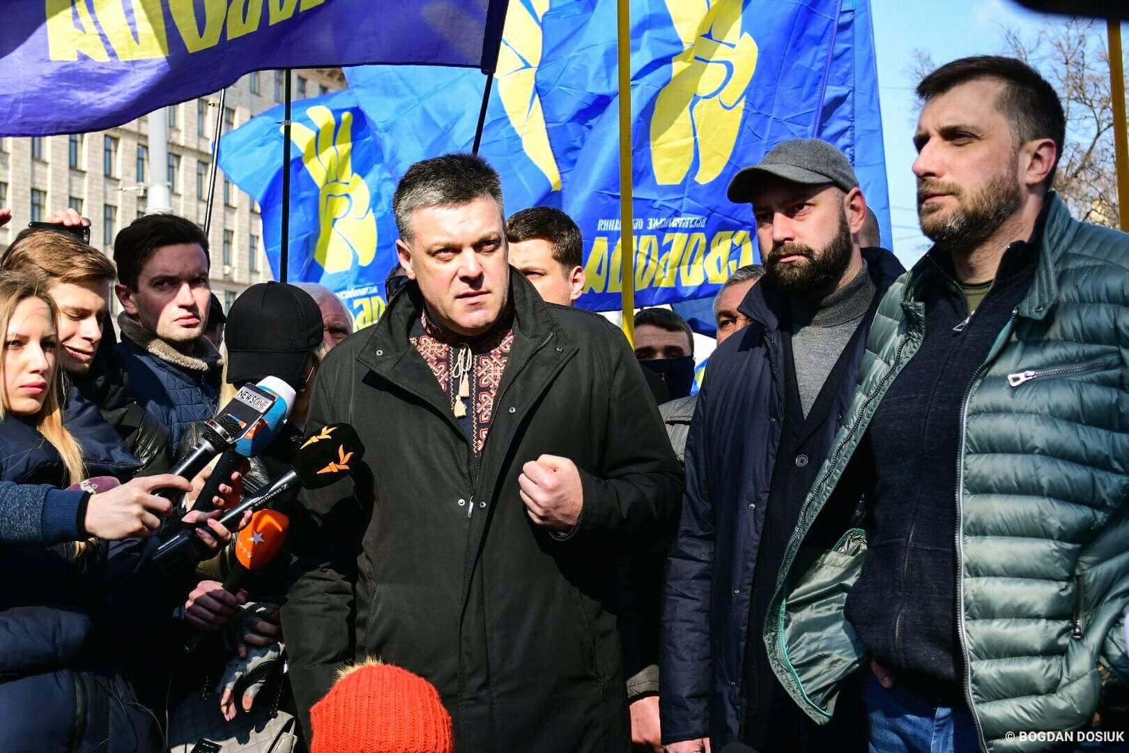 Националисты проверят, кто из депутатов служит олигархам Националисты проверят, кто из депутатов служит олигархам