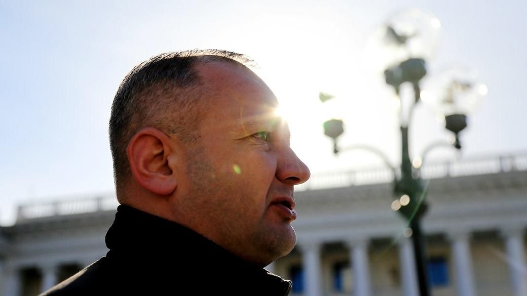 Дело активиста Бубенчика: нардепы заблокировали трибуну Рады, требуют отчета Луценко и Авакова Дело активиста Бубенчика: нардепы заблокировали трибуну Рады, требуют отчета Луценко и Авакова