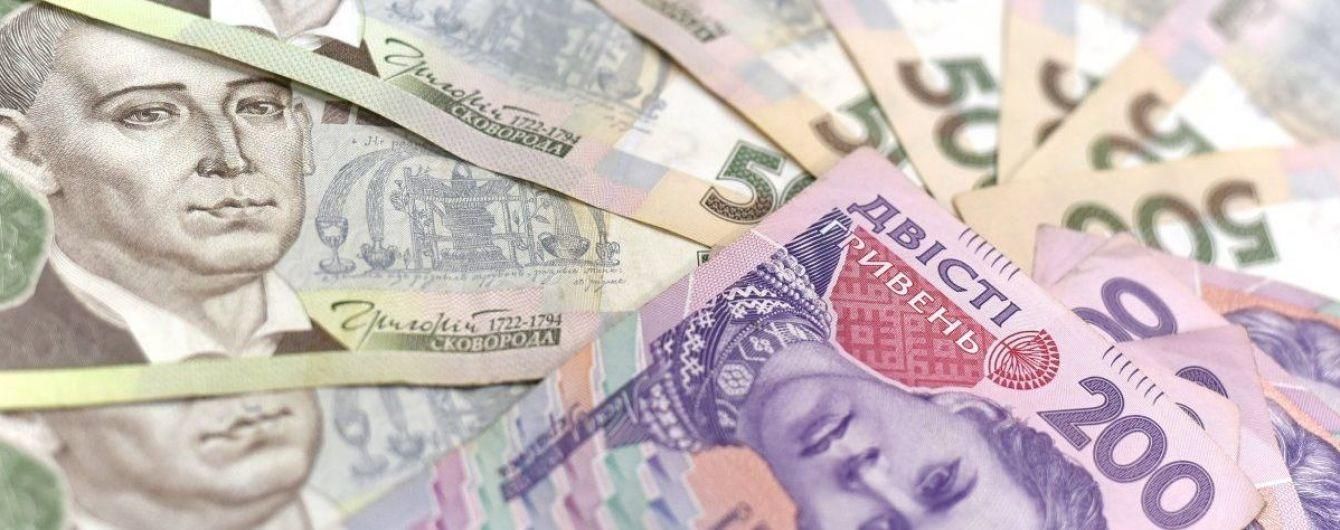 Чому політики знову "піднімають" зарплати Чому політики знову "піднімають" зарплати