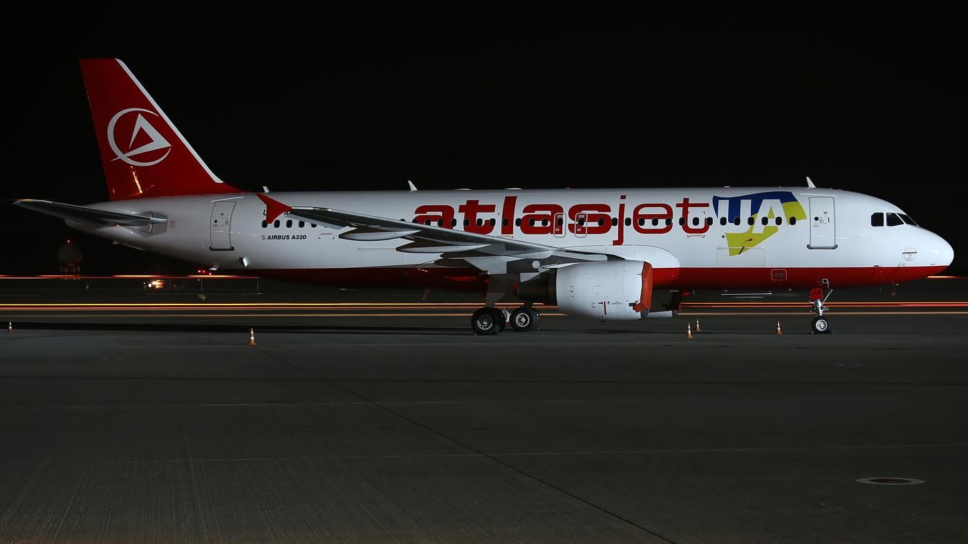 Atlasjet отменяет все регулярные рейсы из Украины: детали