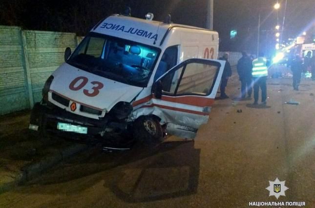 У Харкові сталася ДТП з "швидкою": є загиблі У Харкові сталася ДТП з "швидкою": є загиблі