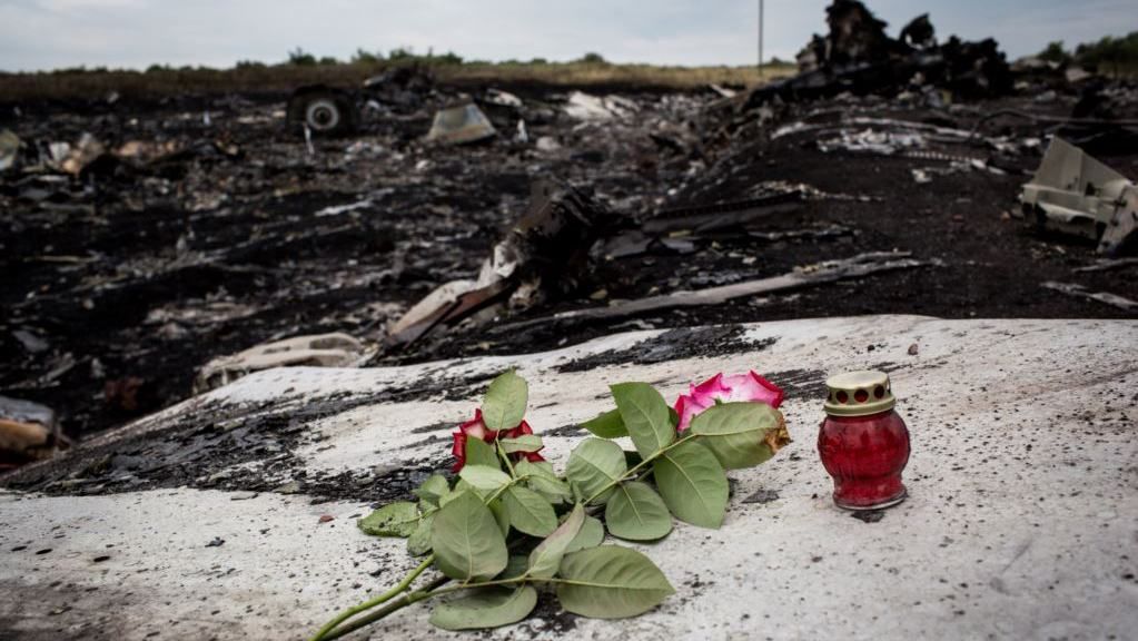 Следователи по делу сбитого Boeing 777 прокомментировали снимки без ракеты "Бука" Следователи по делу сбитого Boeing 777 прокомментировали снимки без ракеты "Бука"