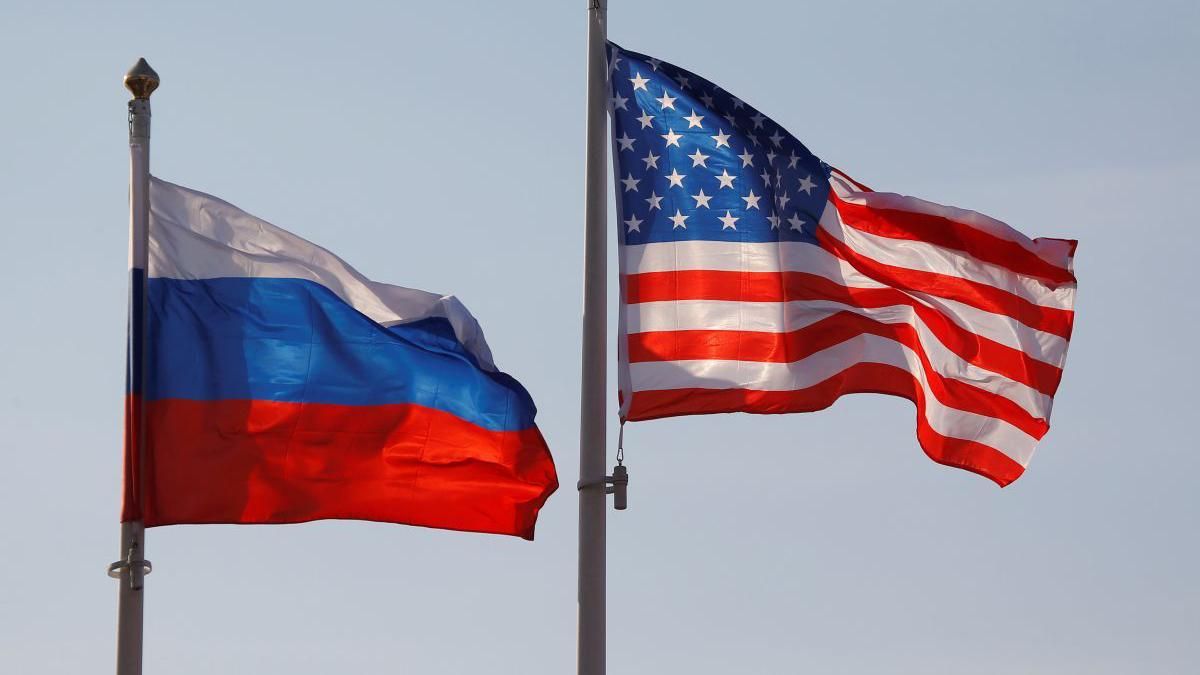 Американские дипломаты выехали из посольства в России