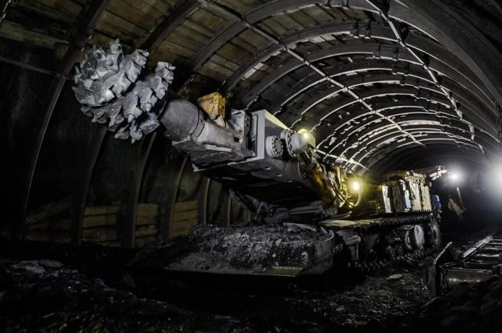 Надзвичайна ситуація у шахті на Дніпропетровщині: евакуйовано майже 200 гірників