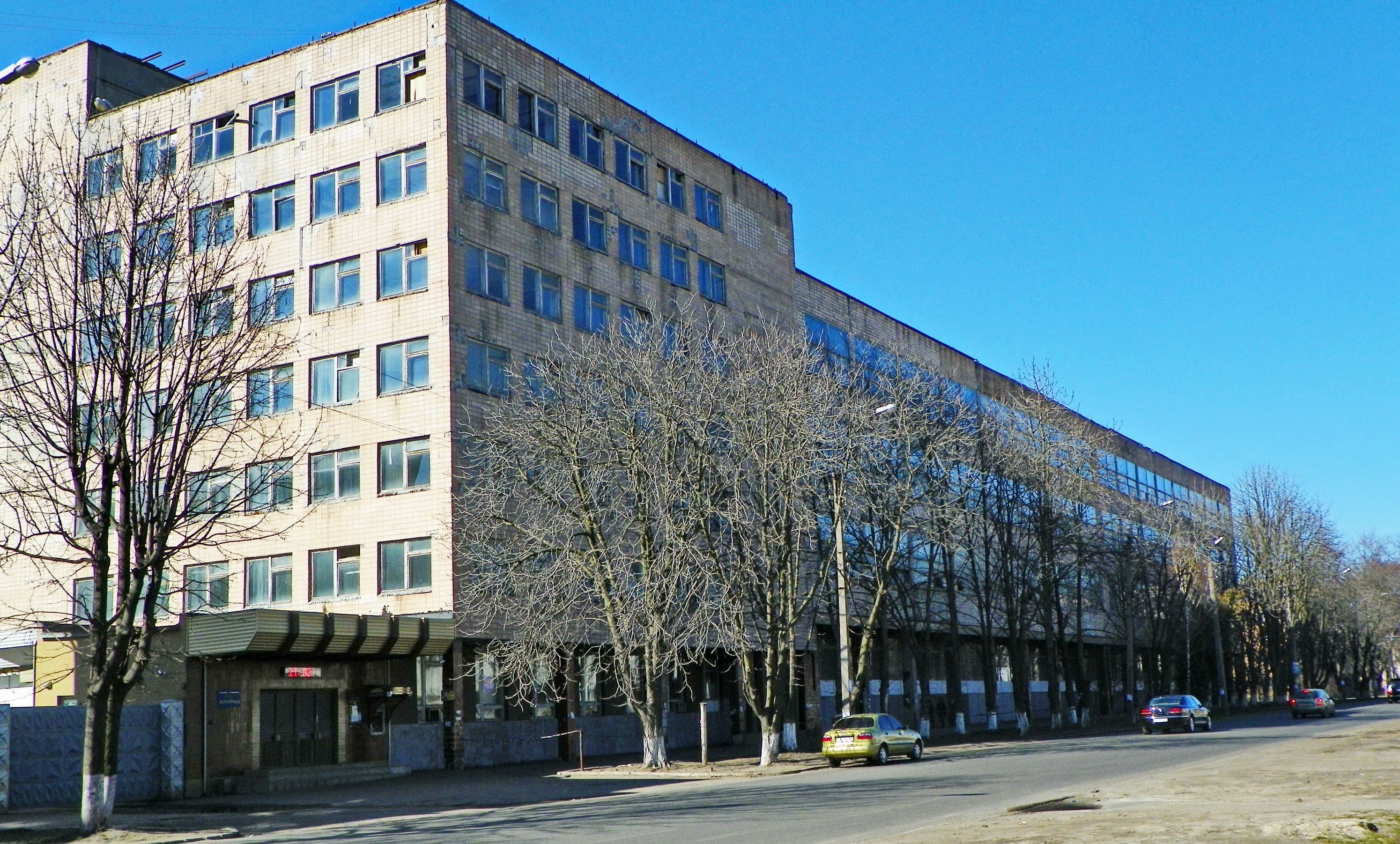 До цеху оборонного заводу "Фотоприлад" уночі кинули дві гранати До цеху оборонного заводу "Фотоприлад" уночі кинули дві гранати