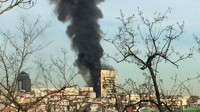 В Стамбуле масштабный пожар в госпитале: фото и видео