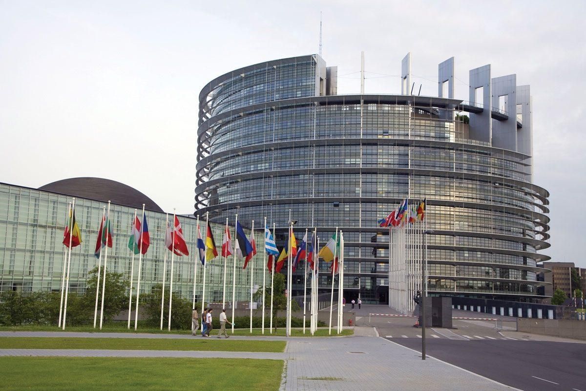 Европарламент рассмотрит возможность выделения Украине 1 миллиарда евро