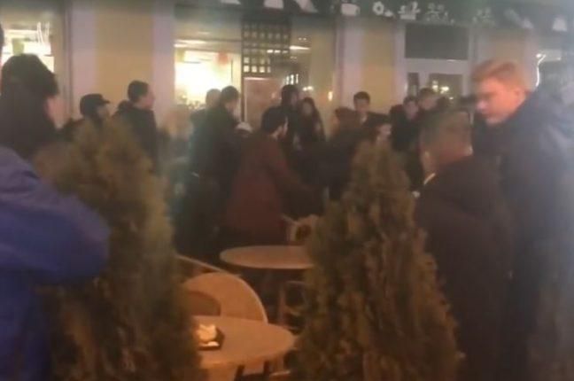 В Одесі невідомі влаштували серйозну бійку зі стільцями: з'явилось відео