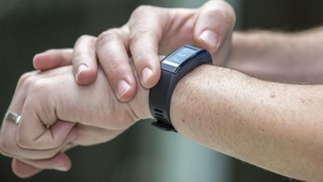ТОП-5 недорогих фитнес-трекеров, которые могут спасти жизнь ТОП-5 недорогих фитнес-трекеров, которые могут спасти жизнь
