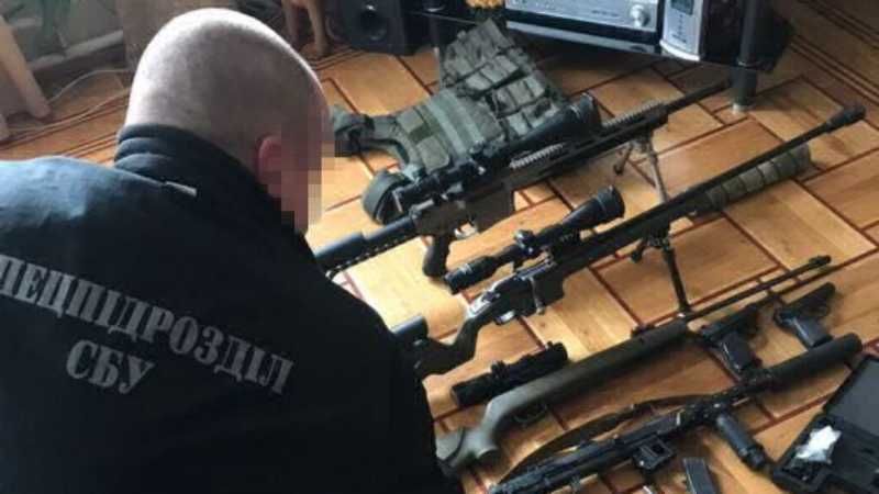 Большой арсенал оружия и боеприпасов нашли в Одессе: в СБУ говорят, что готовились провокации