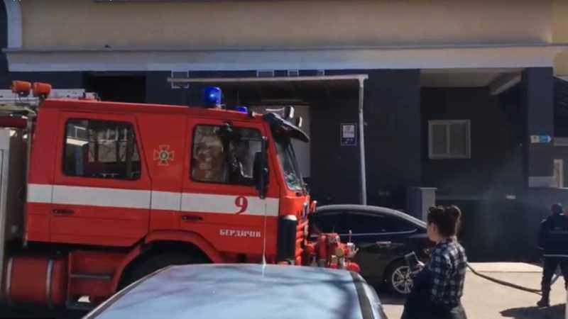 Понад 350 людей евакуювали з торгового центру на Житомирщині через задимлення