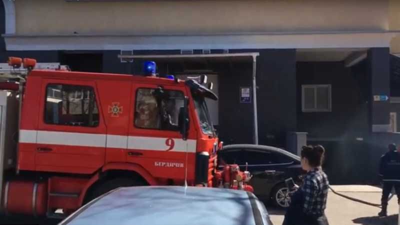 Понад 350 людей евакуювали з торгового центру на Житомирщині через задимлення Понад 350 людей евакуювали з торгового центру на Житомирщині через задимлення