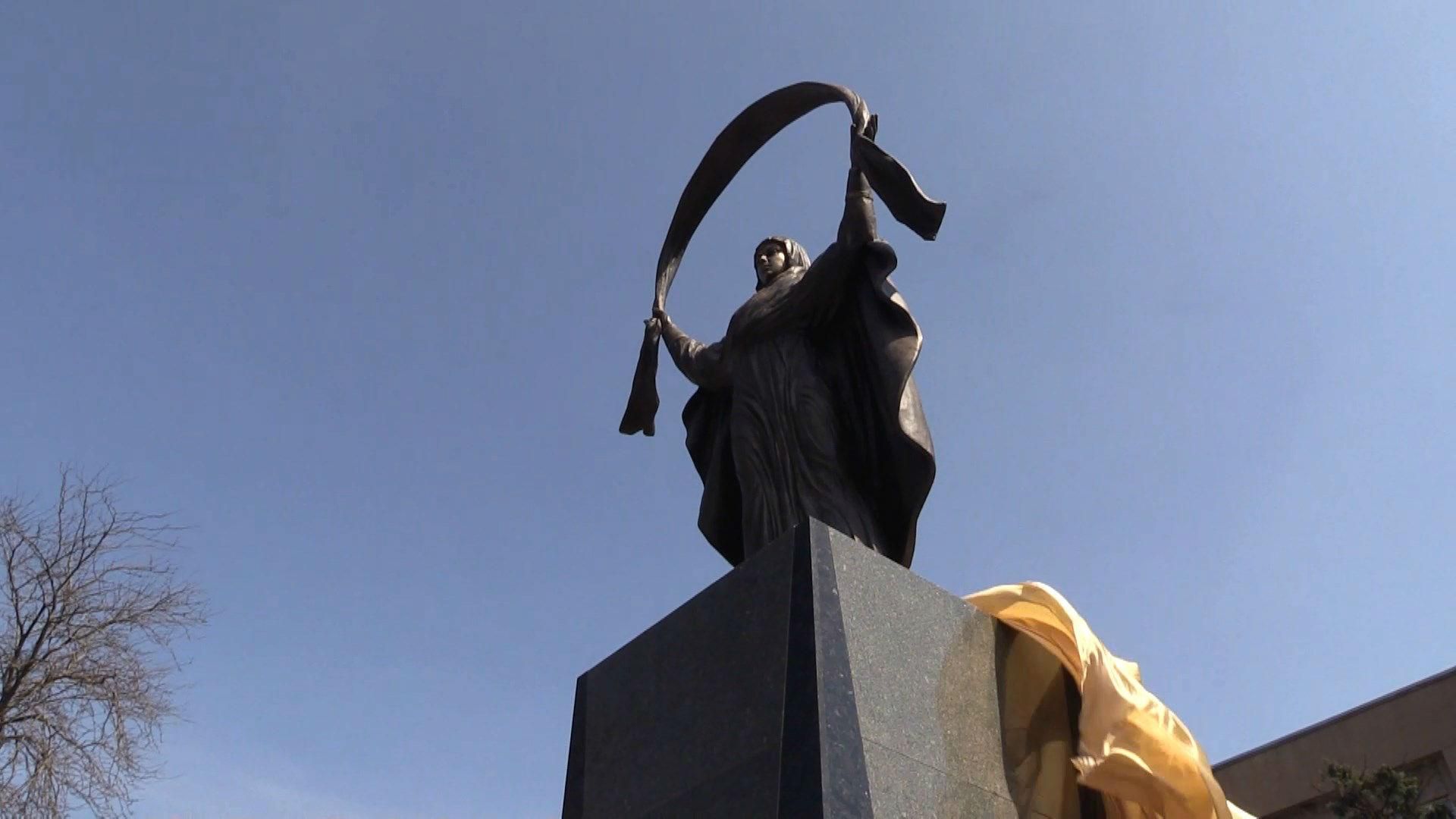 У Кривому Розі на місці пам'ятника Леніну встановили статую Матері Божої