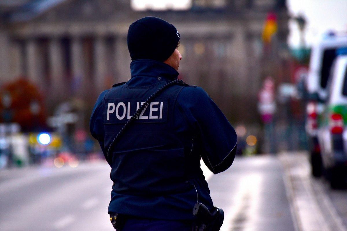 У Німеччині мікроавтобус в'їхав у натовп людей: є загиблі і постраждалі У Німеччині мікроавтобус в'їхав у натовп людей: є загиблі і постраждалі