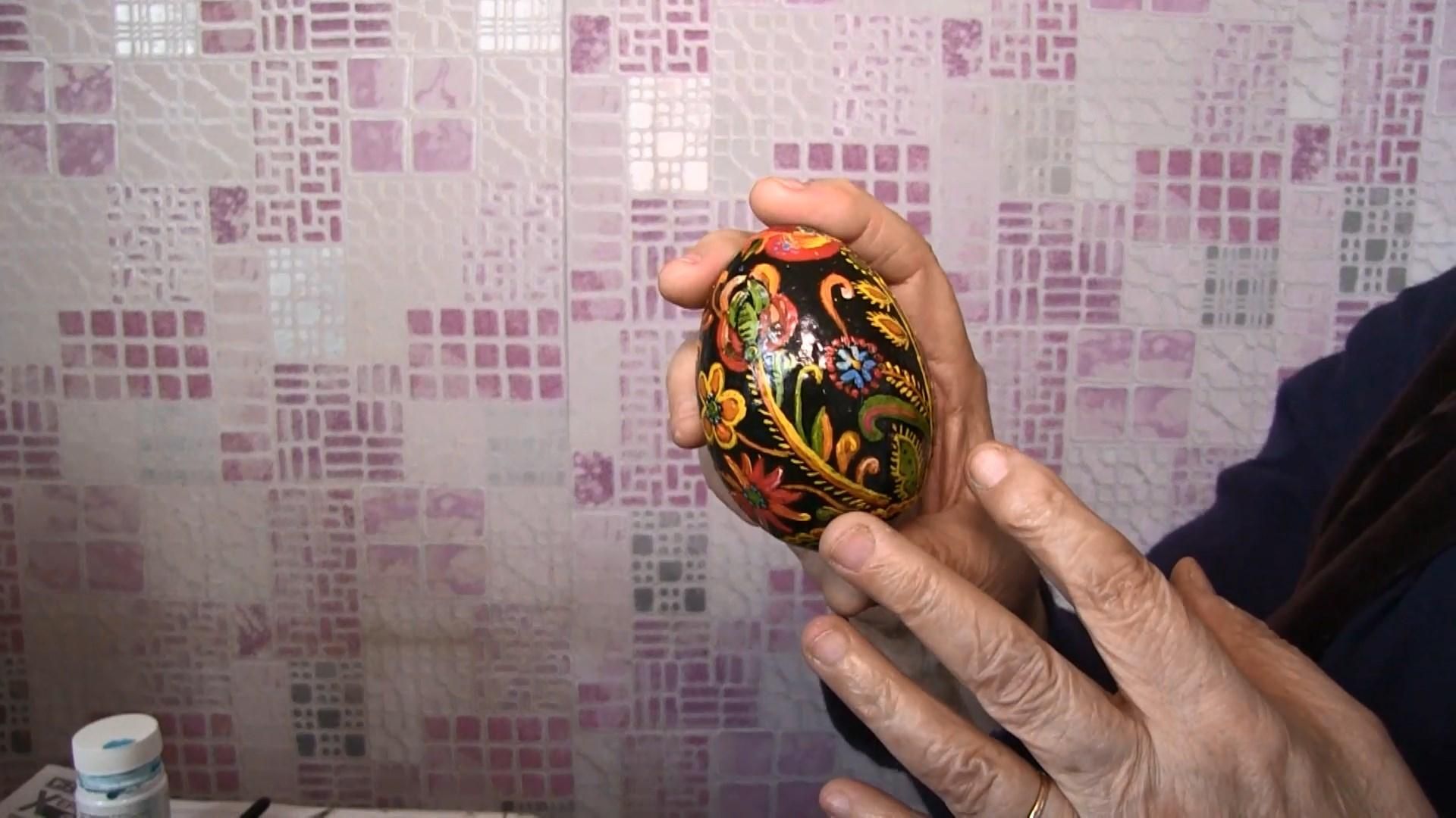 Як херсонська пенсіонерка створює унікальні писанки Як херсонська пенсіонерка створює унікальні писанки