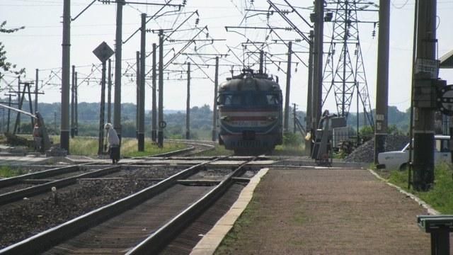 В аннексированном Крыму электричка протаранила маршрутку: есть погибшие