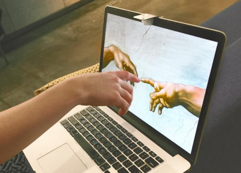 Інженери представили легкий спосіб перетворити звичайний екран ноутбука в сенсорний Інженери представили легкий спосіб перетворити звичайний екран ноутбука в сенсорний