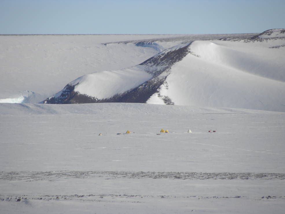 Ученые NASA обнаружили 250 метеоритов в ледниках Антарктиды
